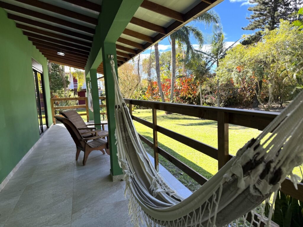 Vista do jardim a partir de quarto da Plus Vita, casa de repouso em Florianopolis